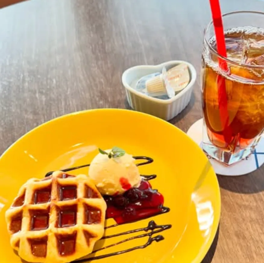 Cafe & Bar TEN's